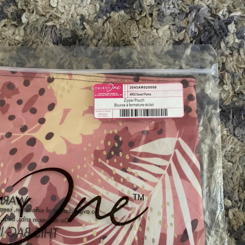 Make-up/ First-Add zipper Pouch - Picture 3 of 3